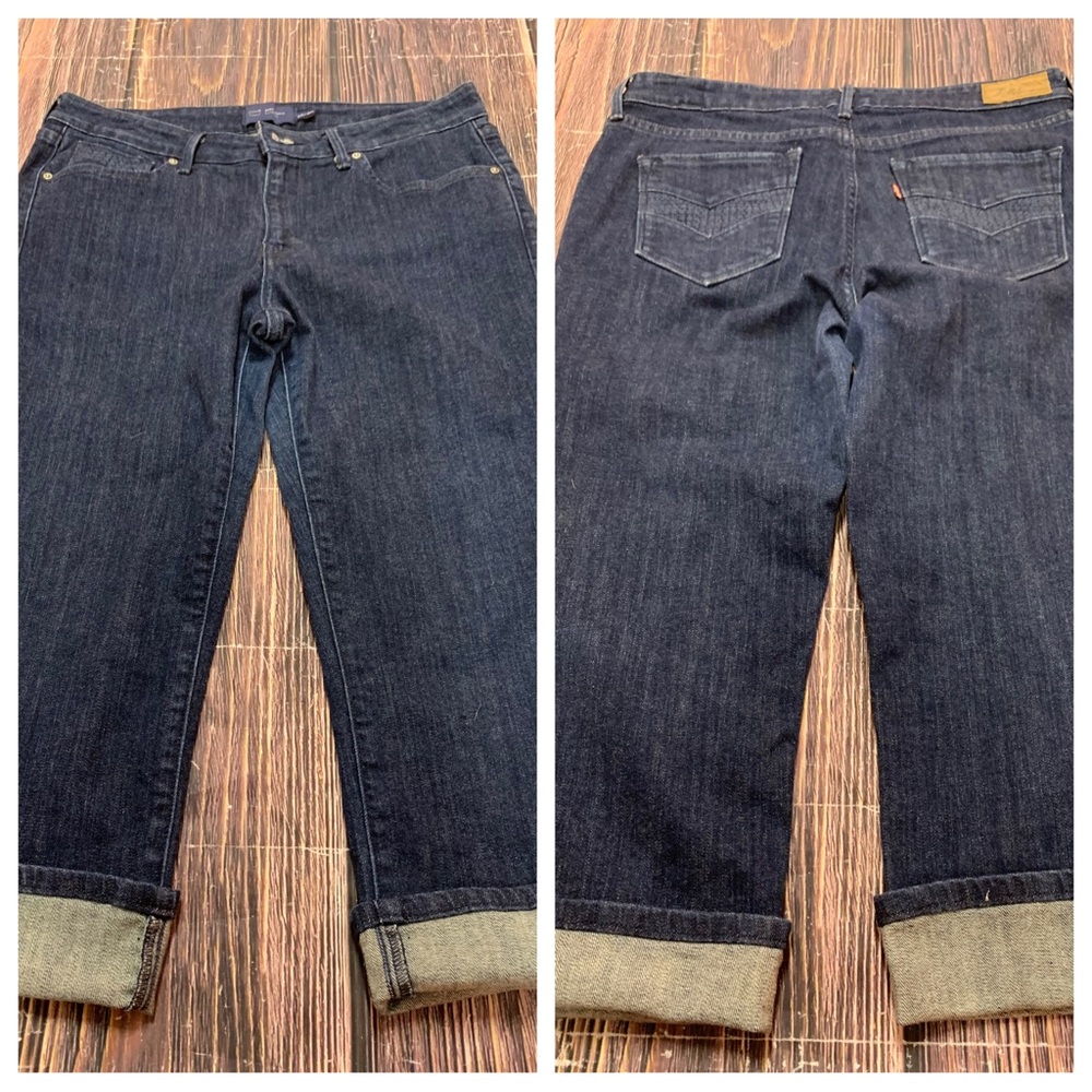 Levi’s Demi Curve Classic jeans size 10
Inseam tailored/cropped to 22”